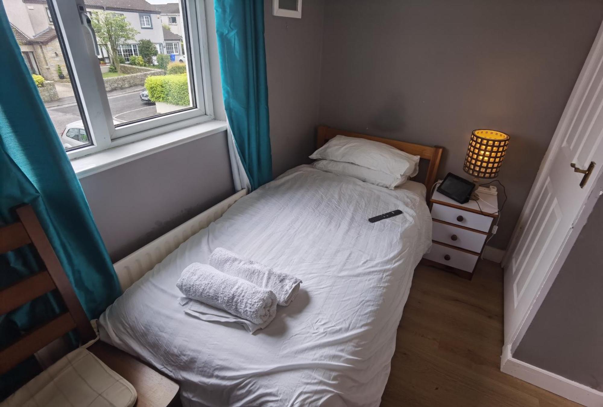 Travelmore Letterkenny Room photo